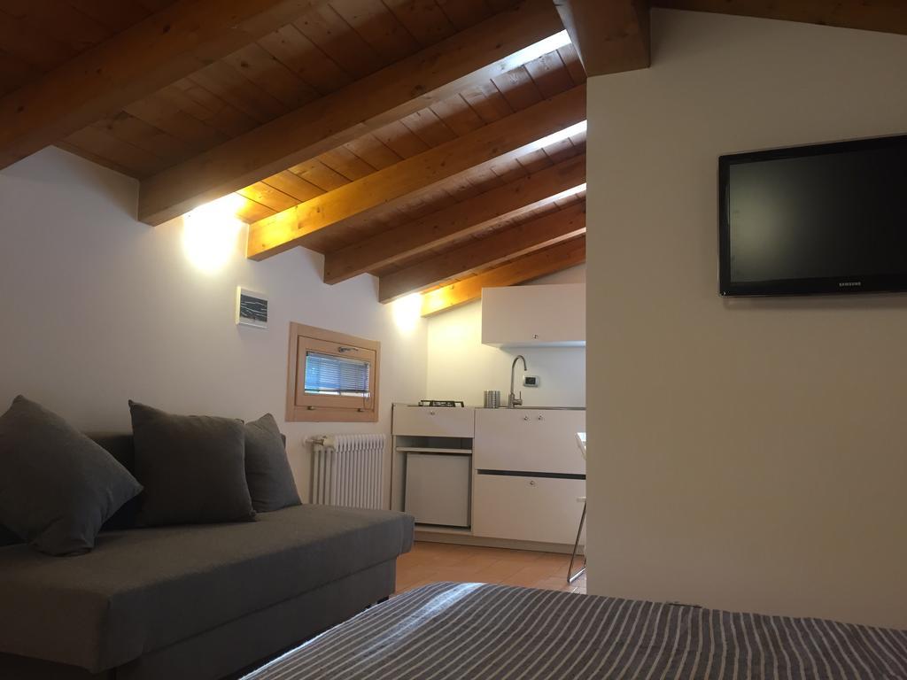 B&B Nido Sui Laghi San Donnino della Nizzola Exterior photo